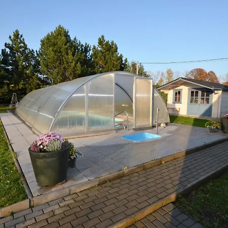 Spacious With Swimming Pool فيلة