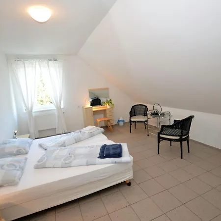 וילה Spacious With Swimming Pool