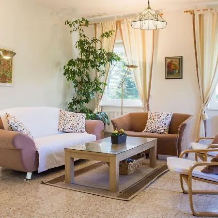 فيلة Spacious With Swimming Pool Nemojov