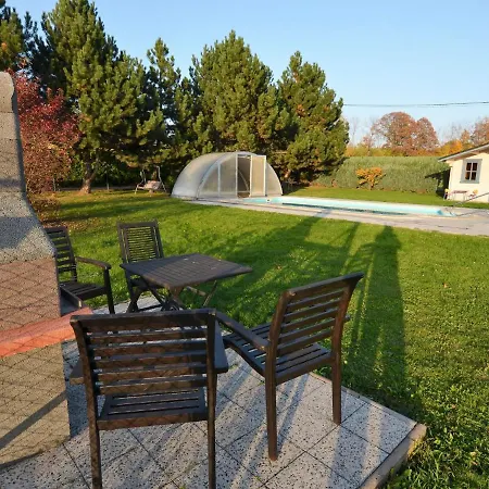 Spacious In Bohemian With Swimming Pool *